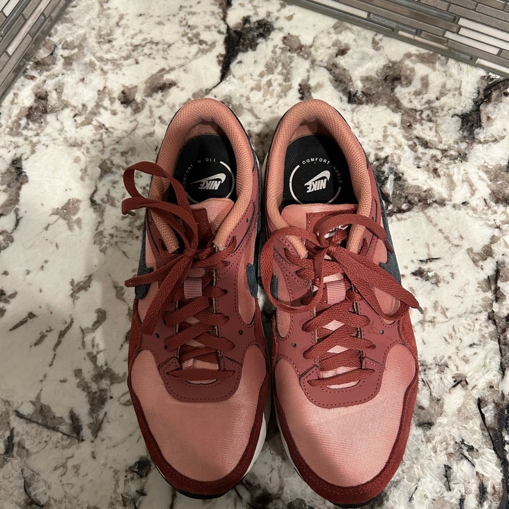 Nike Women's Pink Sneakers